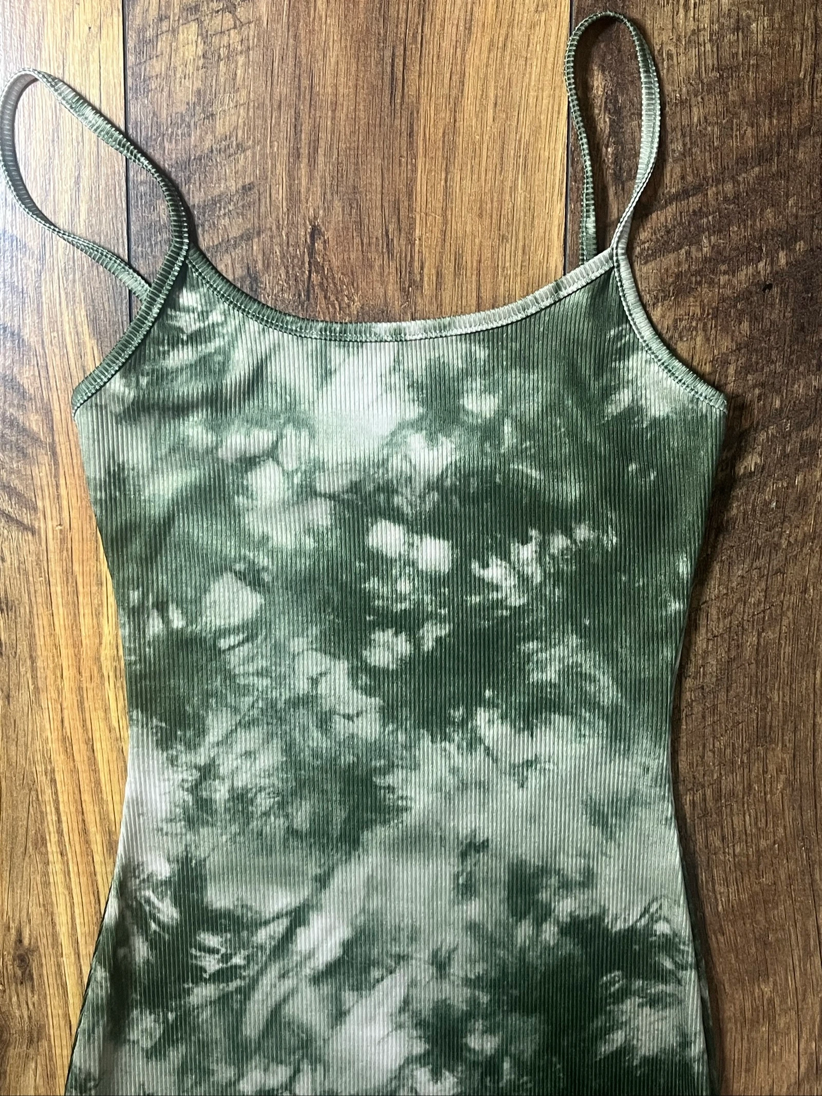 Long fitted khaki green dress with thin straps - Prettylittlethings - Size XS - very good condition – photo 2